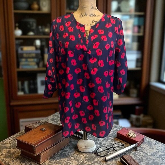 41 Hawthorn Navy & Red Modern Floral Playful Professional Split Neck Blouse M - Picture 1 of 7